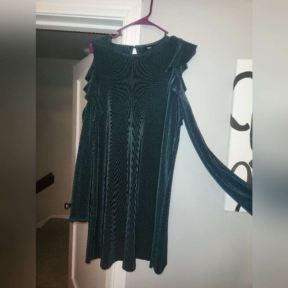 Ribbed open shoulder dress